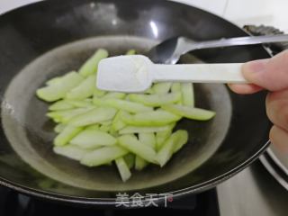 佛手瓜炒牛肉的做法步驟：6