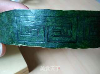 冬瓜花邊雕刻的做法步驟：2