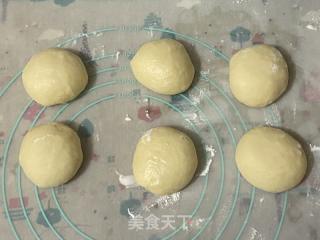 風靡許久的日式紅豆面包，制作如此簡單！的做法步驟：5