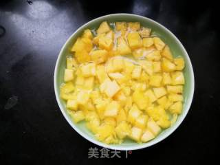 咖喱菠蘿炒飯的做法步驟：4