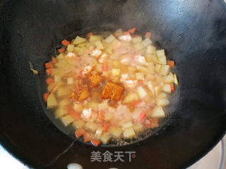 維尼熊咖喱海鮮飯的做法步驟：10