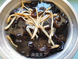 傳統(tǒng)木須肉的做法步驟：1