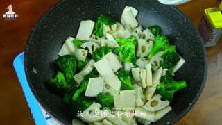 韓劇里的那道大菜——牛肉炒雜菜的做法步驟：11