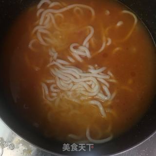 黑椒雞腿肉番茄烏冬面的做法步驟：8