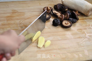 雙菇燉雞的做法步驟：3