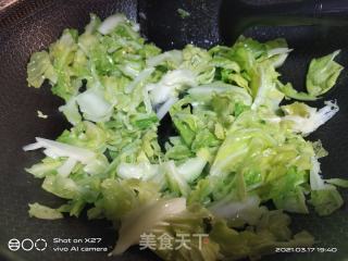 素炒包包菜的做法步驟：2