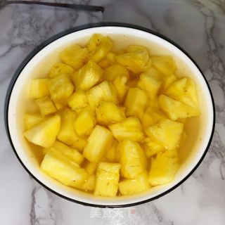 菠蘿炒飯的做法步驟：1