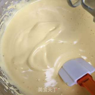 不回縮的紙杯蛋糕的做法步驟：5