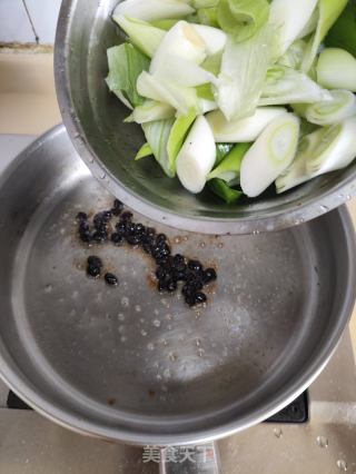 豆豉炒大蔥的做法步驟：4