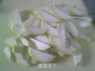 西瓜皮炒夜開花的做法步驟：3