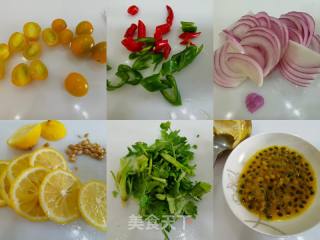 夏天必吃減脂瘦身美食，果香濃郁的酸辣檸檬大蝦的做法步驟：4