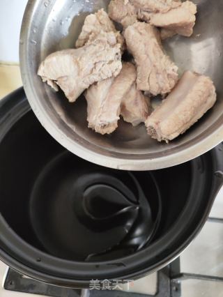 蘿卜瑤柱排骨粥的做法步驟：5