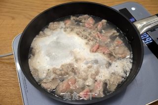 水煮肉片雞湯米線的做法步驟：11