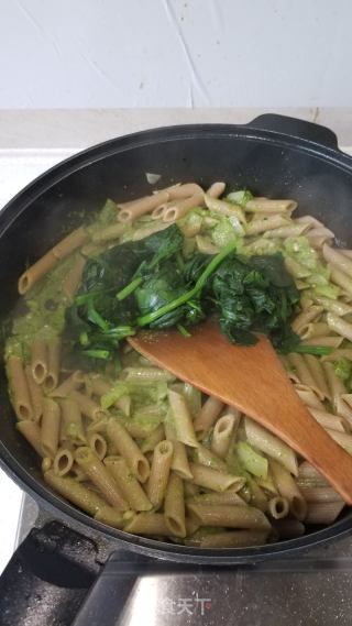 自制羅勒醬意面-便宜好吃的做法步驟：7