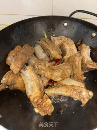 酸菜燉排骨的做法步驟：4