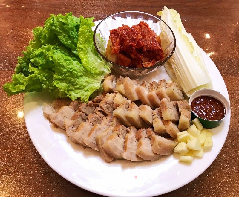 人人都愛的韓式五花肉料理：韓式營養(yǎng)菜包肉的做法