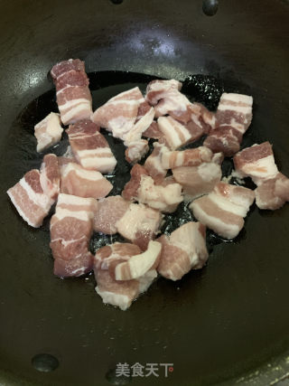 五花肉排骨燉豆角的做法步驟：4