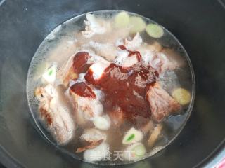 土豆燉排骨+花卷一鍋出的做法步驟：9