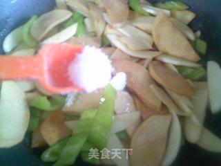 青椒茭白炒圓素雞的做法步驟：11