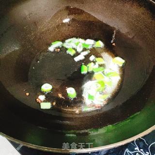 魚(yú)丸粉絲湯的做法步驟：3
