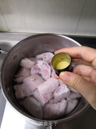 豬蹄燉山藥的做法步驟：2