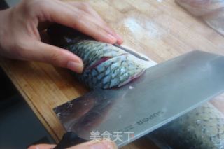 無油烹魚-家庭制【西湖醋魚】（選料、片魚、調味步步詳細）的做法步驟：10