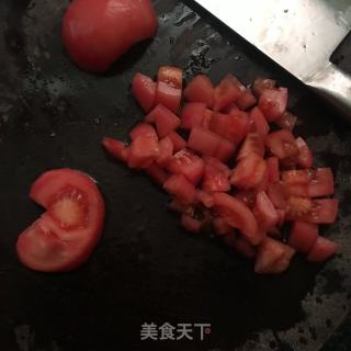 黑椒雞腿肉番茄烏冬面的做法步驟：2