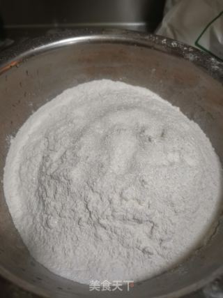 鳳梨蝦仁匹薩—8寸（附餅皮詳細做法）的做法步驟：1