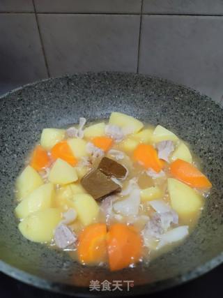 咖喱土豆燜護心肉的做法步驟：8