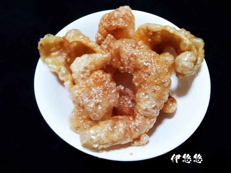 炸豬皮的做法