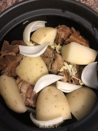 韓國料理之土豆豬骨湯的做法步驟：5