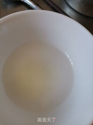 手握三文魚壽司的做法步驟：4