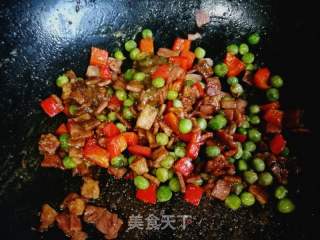 咖喱菠蘿炒飯的做法步驟：10
