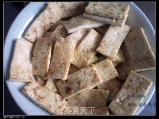 蠔皇豆腐燜蘿卜的做法步驟：3