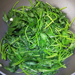 清炒紅薯葉的做法步驟：6