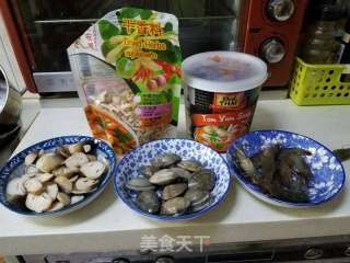 泰式冬陰功湯的做法步驟：1