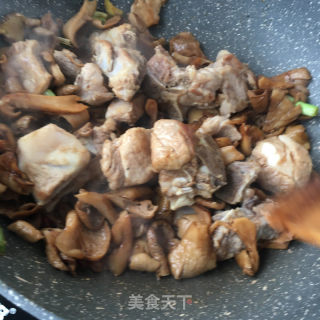 凍蘑燉排骨的做法步驟：15