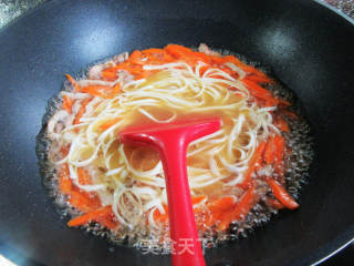 五花肉胡蘿卜咖喱湯面的做法步驟：10