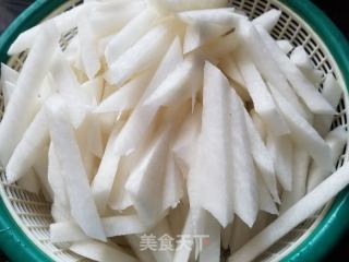 鯽魚蘿卜湯的做法步驟：2