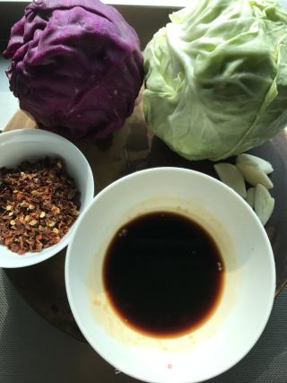手撕包菜的做法步驟：1