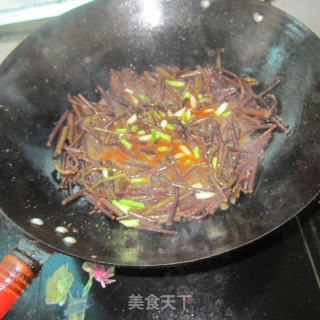 蒜白山里蕨菜的做法步驟：8