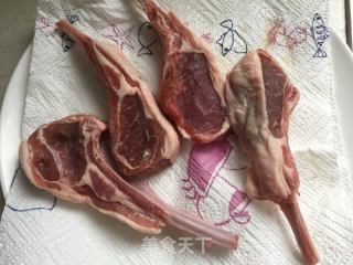 法式迷迭香烤小羊排的做法步驟：1