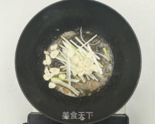 油燜大蝦的做法步驟：10