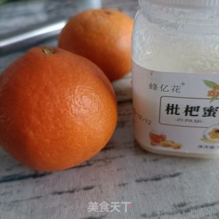 枇杷蜜拌手打橙汁的做法步驟：1