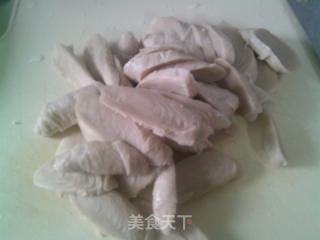 榨菜絲毛豆炒面筋的做法步驟：3