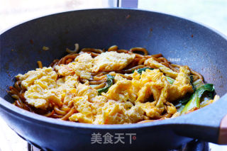 炒烏冬的做法步驟：6