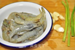 蒜香鮮蝦白醬意大利面的做法步驟：1
