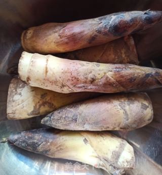油燜春筍的做法步驟：1