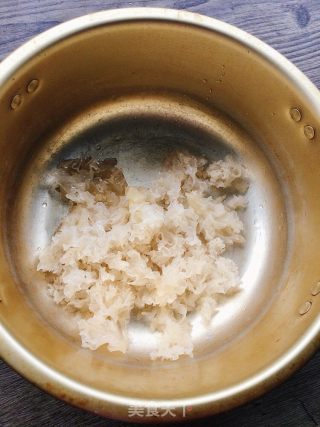 紫薯百合銀耳湯的做法步驟：5