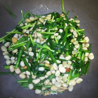 韭菜炒蠶豆的做法步驟：10